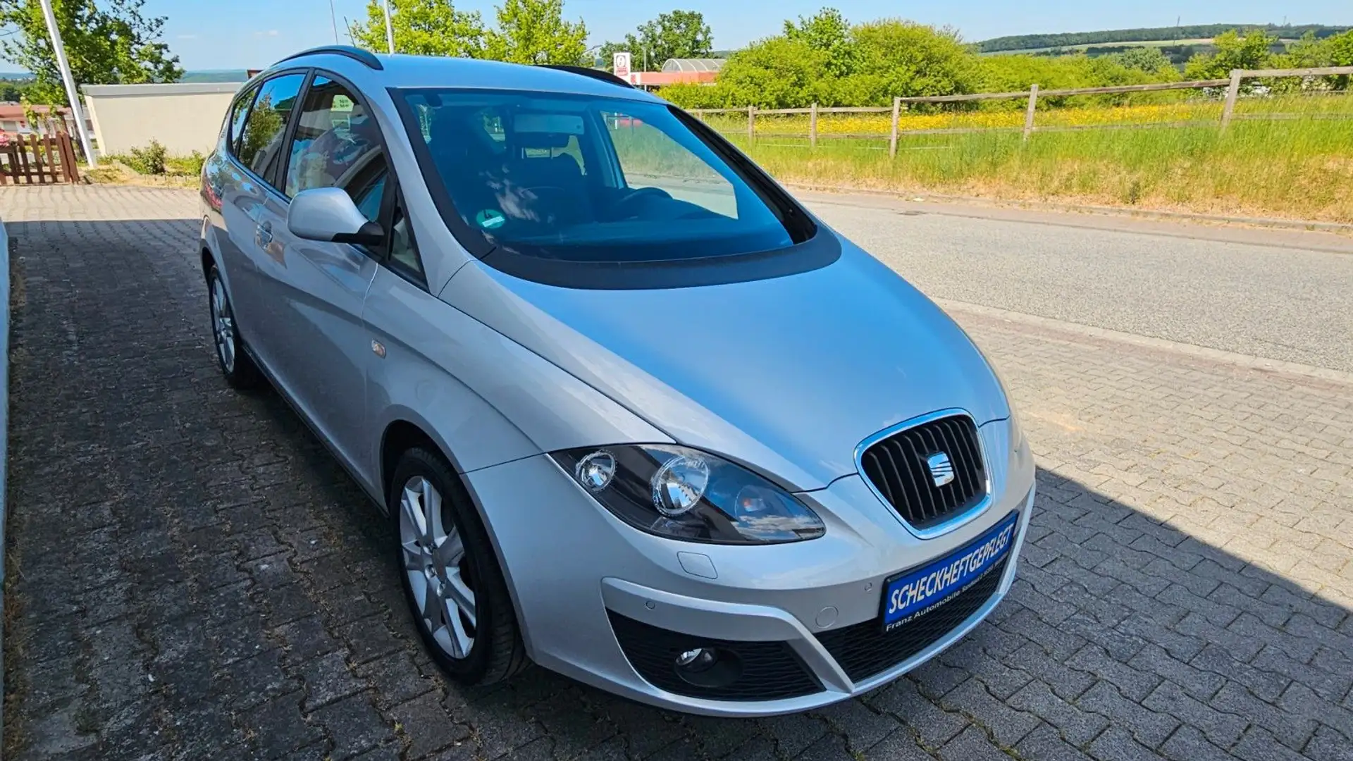 SEAT Altea XL Sun, AHK, PDC, ALU, TÜV bis 12/2026 Stříbrná - 1