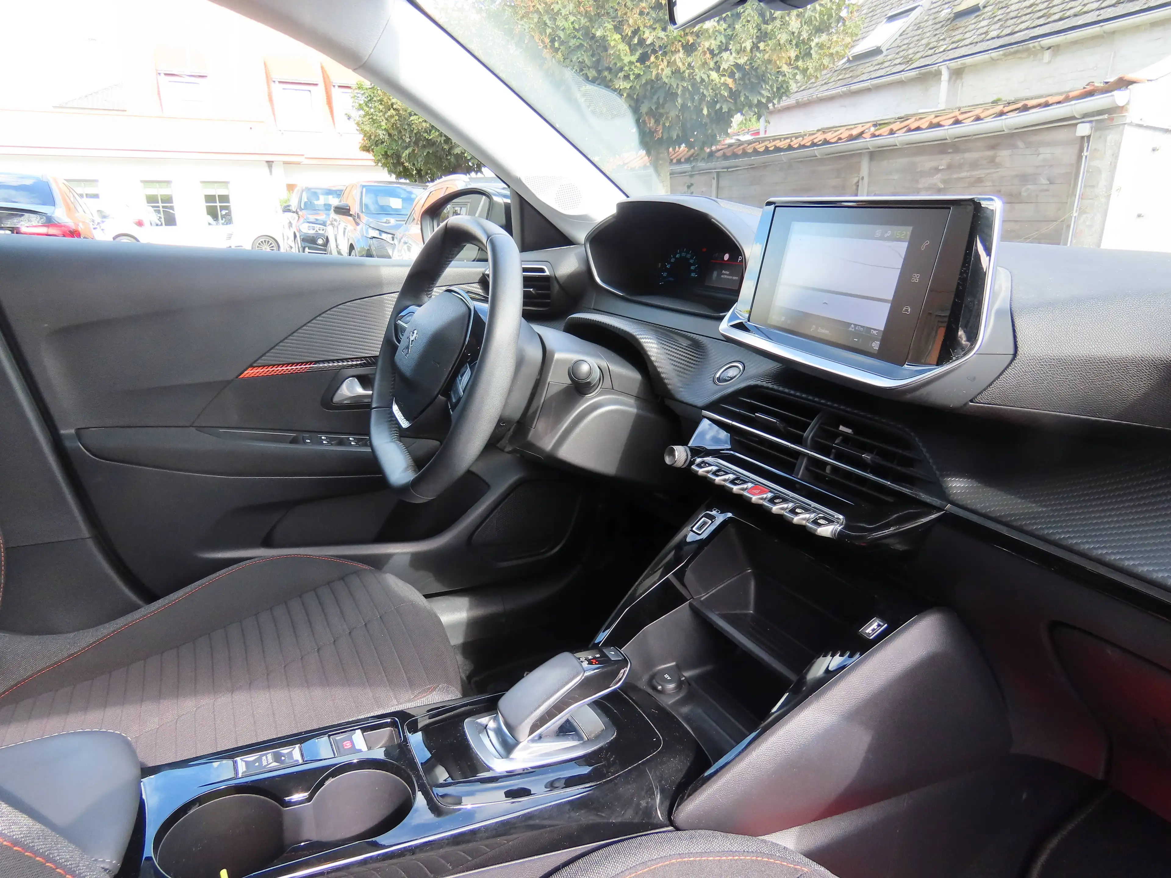 Peugeot e-208 e-208 50 kWh Active Pack — photo 4