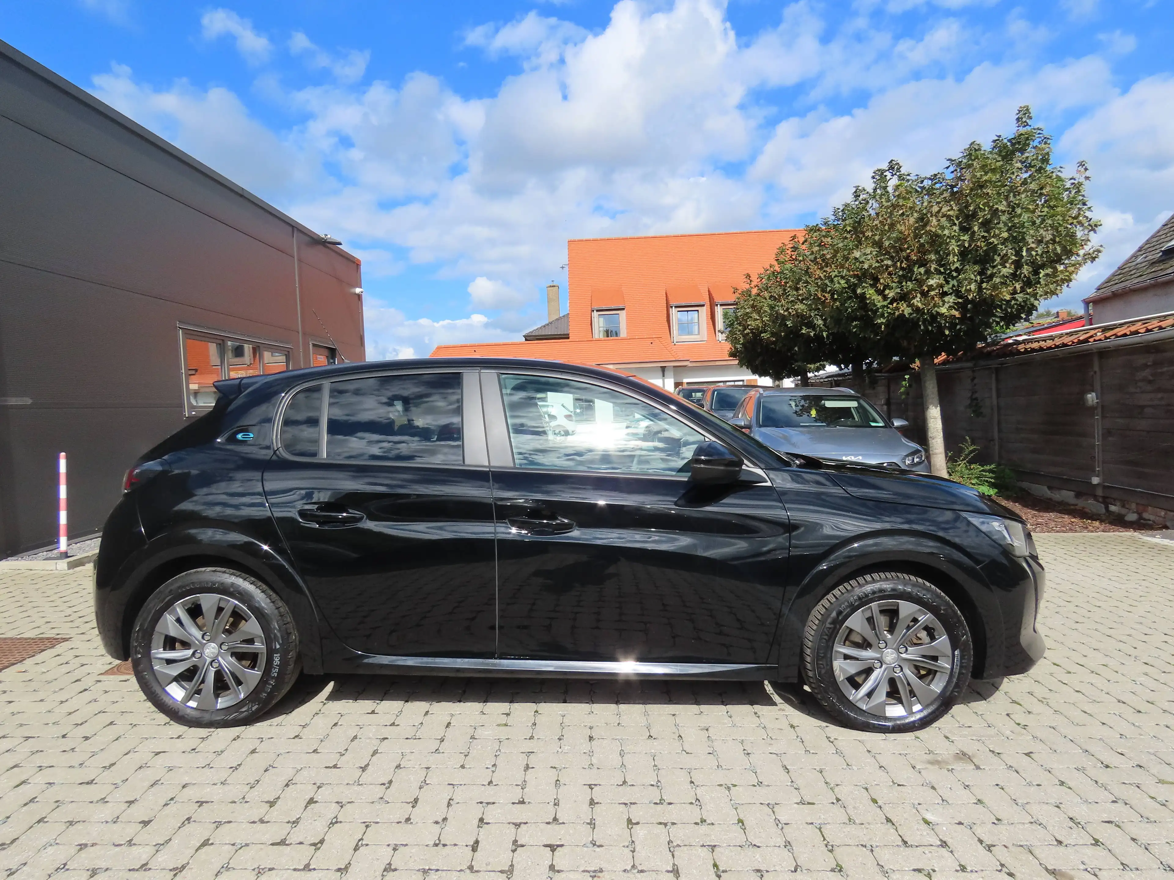 Peugeot e-208 e-208 50 kWh Active Pack — photo 11