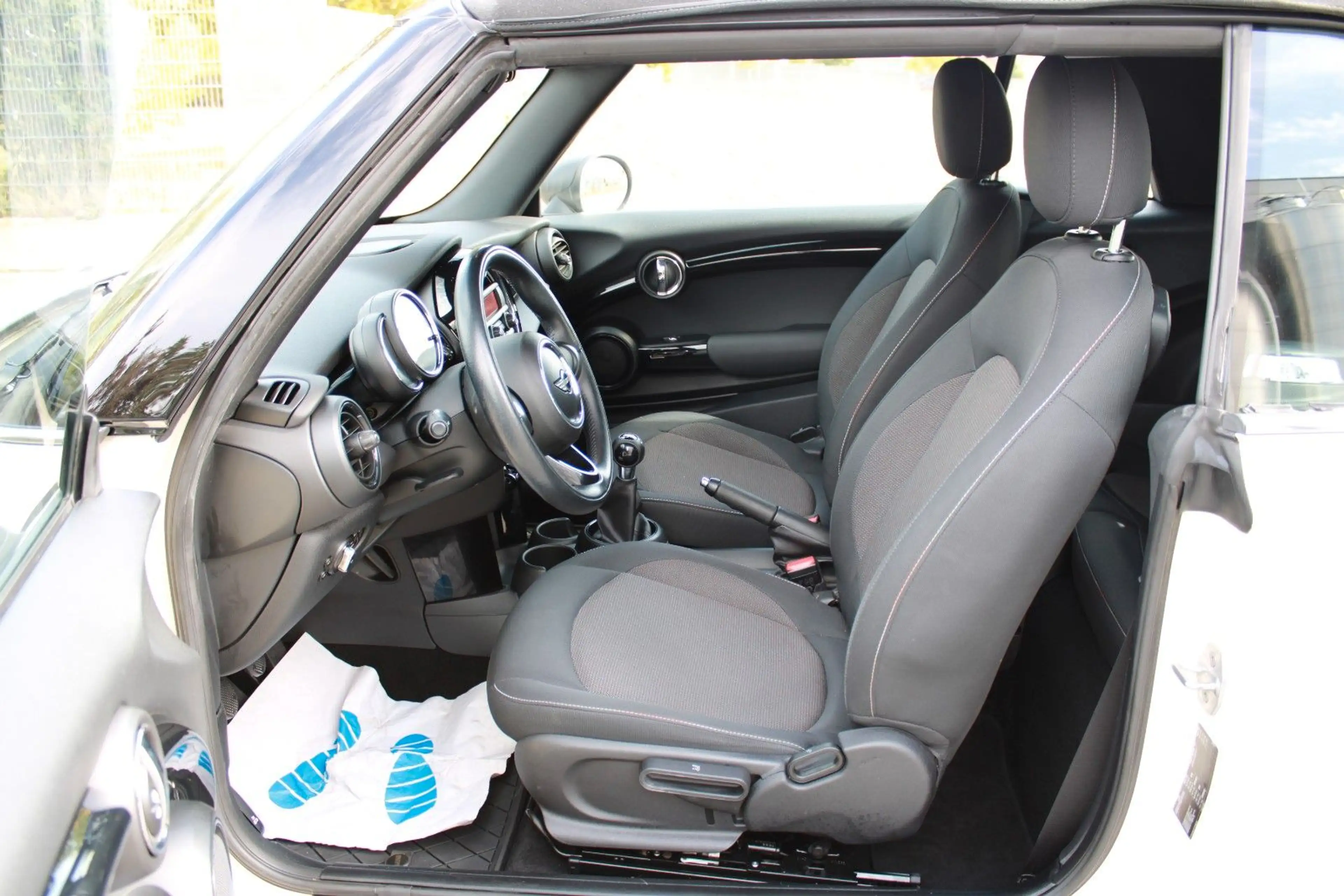 MINI One Cabrio Sitzhzg. PDC 17"Alu Klima — photo 13