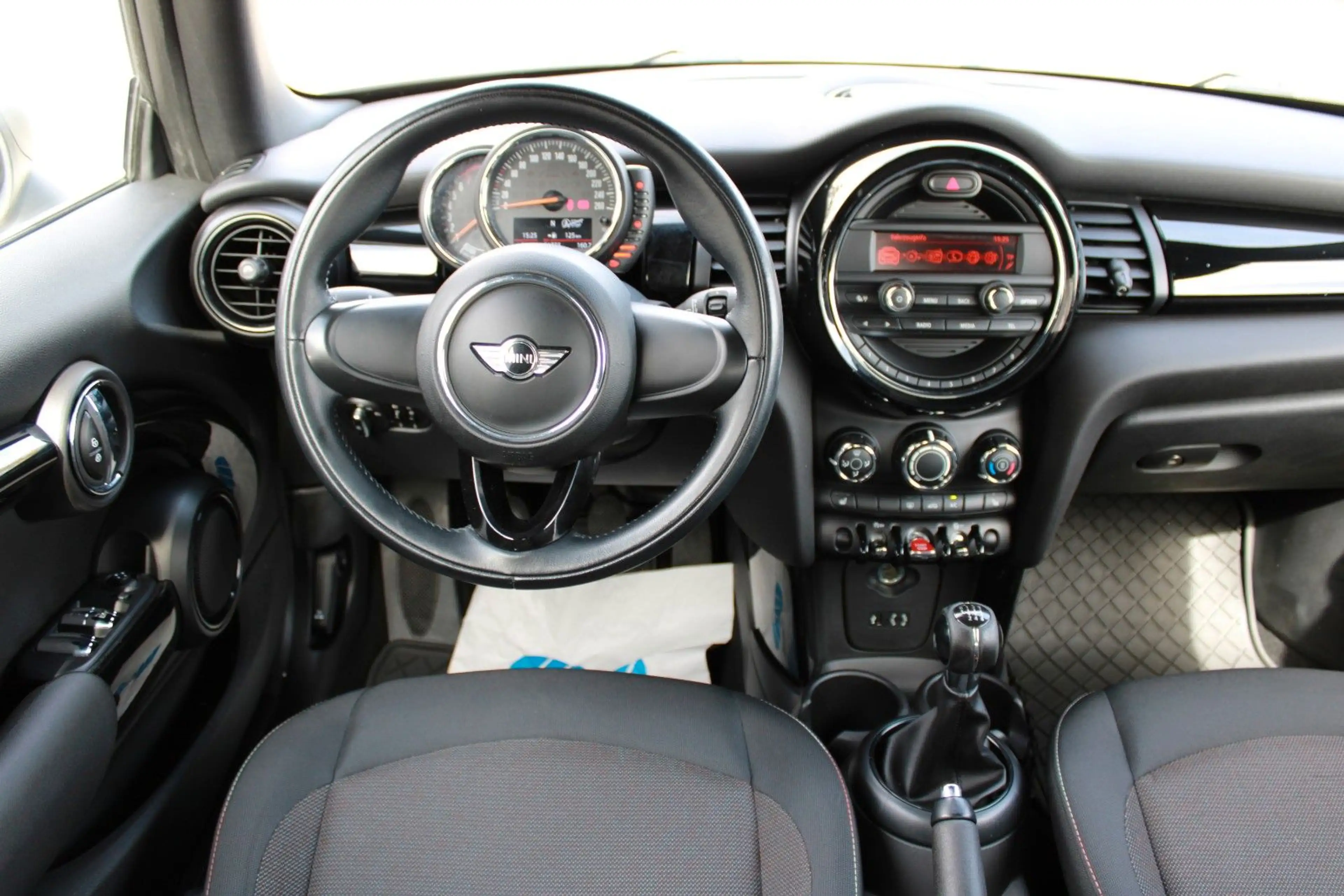 MINI One Cabrio Sitzhzg. PDC 17"Alu Klima — photo 14
