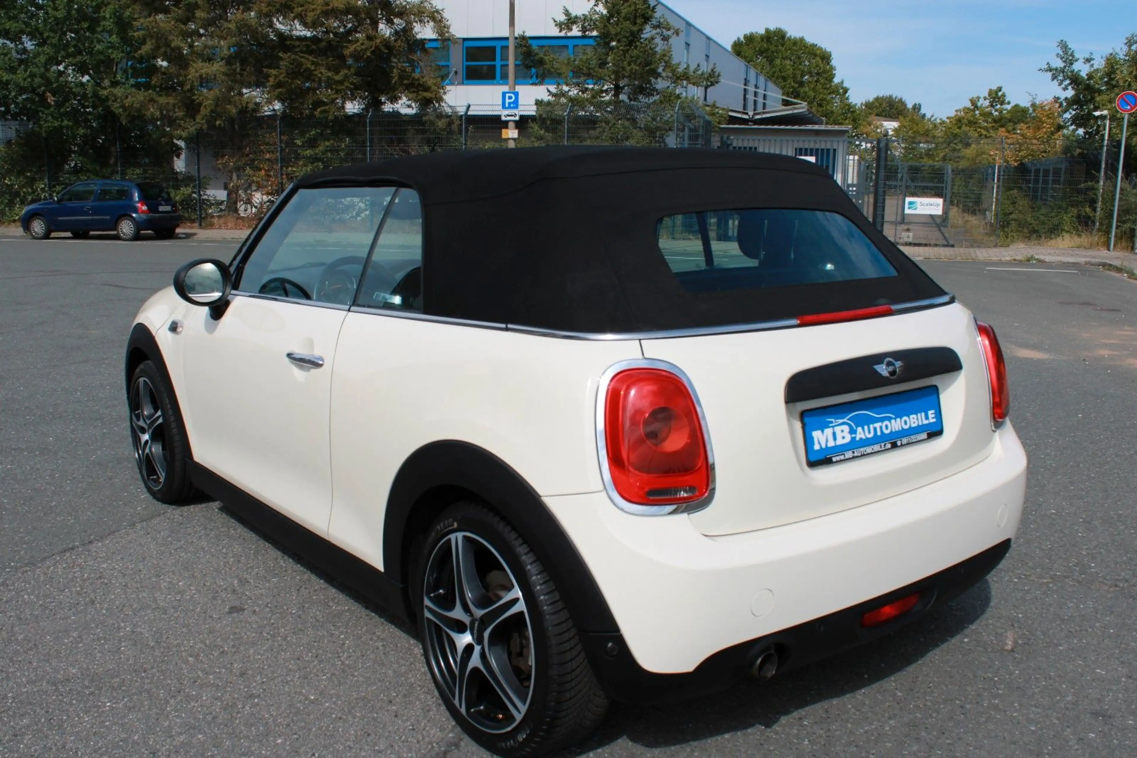 MINI One Cabrio Sitzhzg. PDC 17"Alu Klima — photo 10