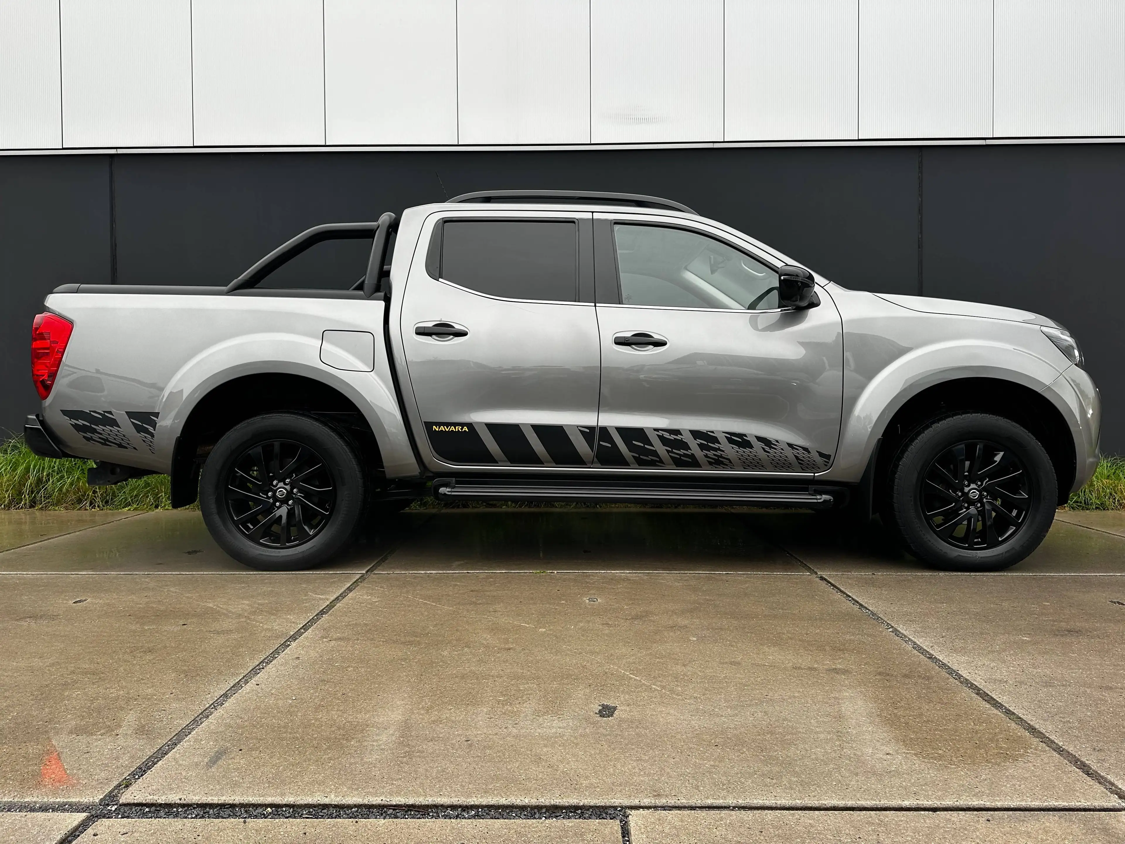 Nissan Navara 2.3 dCi 4WD *AUT.*360'CAMERA*LEDER*NAVI*ZETELVERW.*EL.STOELEN*SLECHTS 49.311KM!* — photo 2