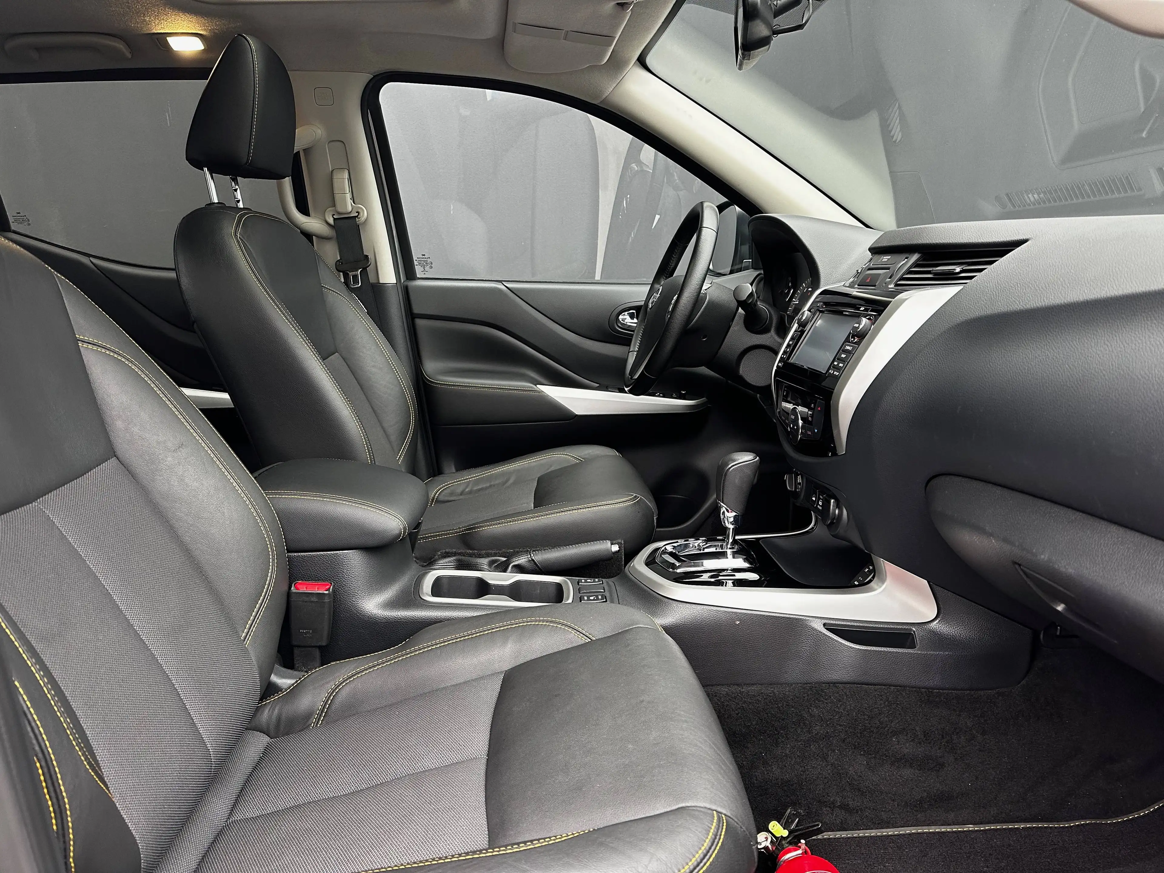 Nissan Navara 2.3 dCi 4WD *AUT.*360'CAMERA*LEDER*NAVI*ZETELVERW.*EL.STOELEN*SLECHTS 49.311KM!* — photo 10