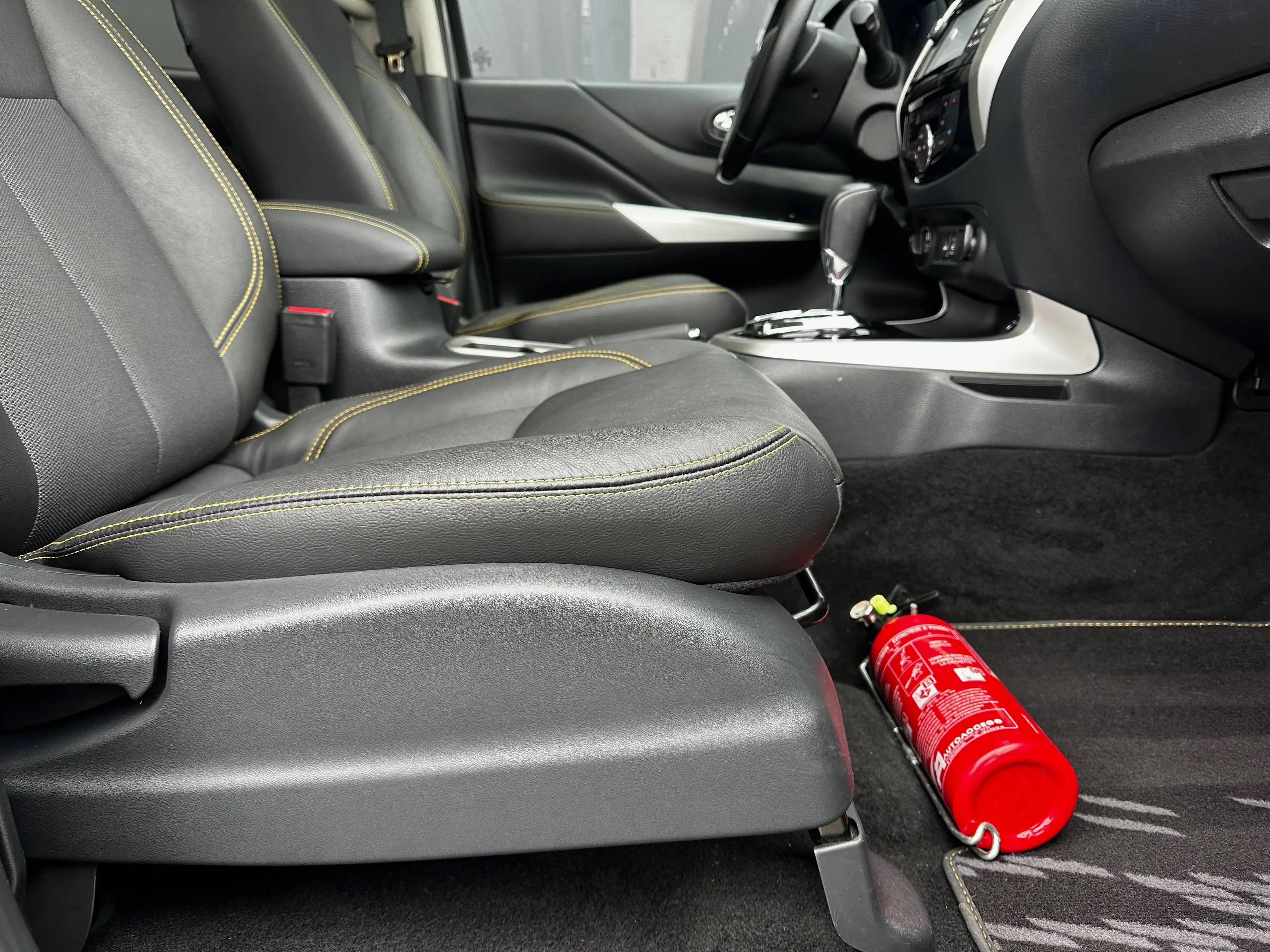 Nissan Navara 2.3 dCi 4WD *AUT.*360'CAMERA*LEDER*NAVI*ZETELVERW.*EL.STOELEN*SLECHTS 49.311KM!* — photo 11