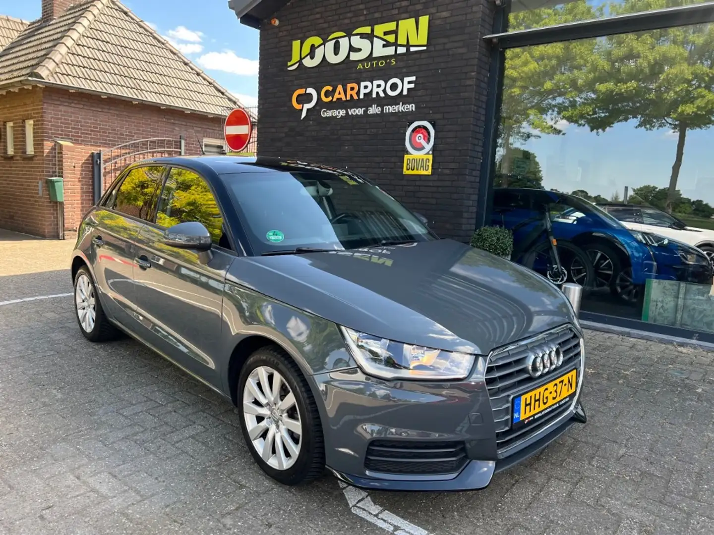Audi A1 1.0 TFSI SPORT PRO L Grijs - 1