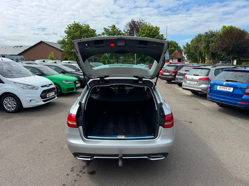 Mercedes-Benz C 220 T-Modell C 220D HU NEU/AHK/KLIMA/NAVI/LEDER/PANO — photo 9