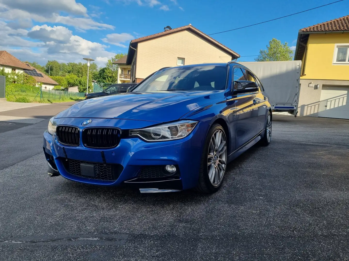 BMW 330 330d Touring Aut. - 1