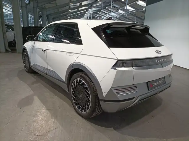 Hyundai Ioniq 5 view 4