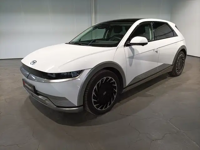 Hyundai Ioniq 5 view 3