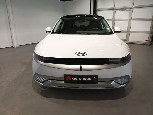 Hyundai Ioniq 5 view 2