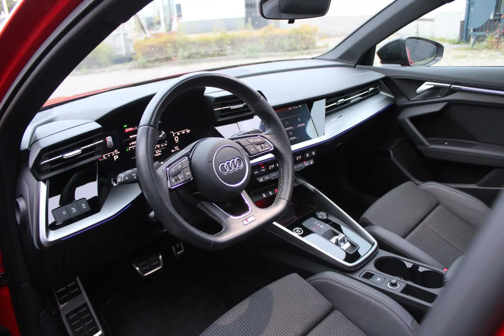 Audi A3 Sportback 35 TFSI |3x S-Line|Panoramadak| Matrix L Rood - 2
