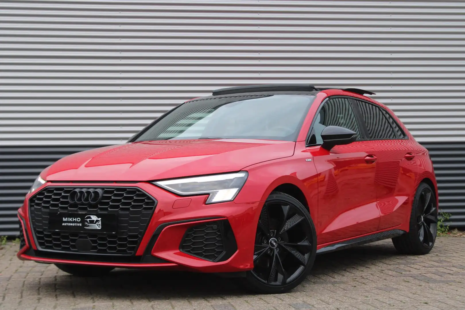 Audi A3 Sportback 35 TFSI |3x S-Line|Panoramadak| Matrix L Rood - 1