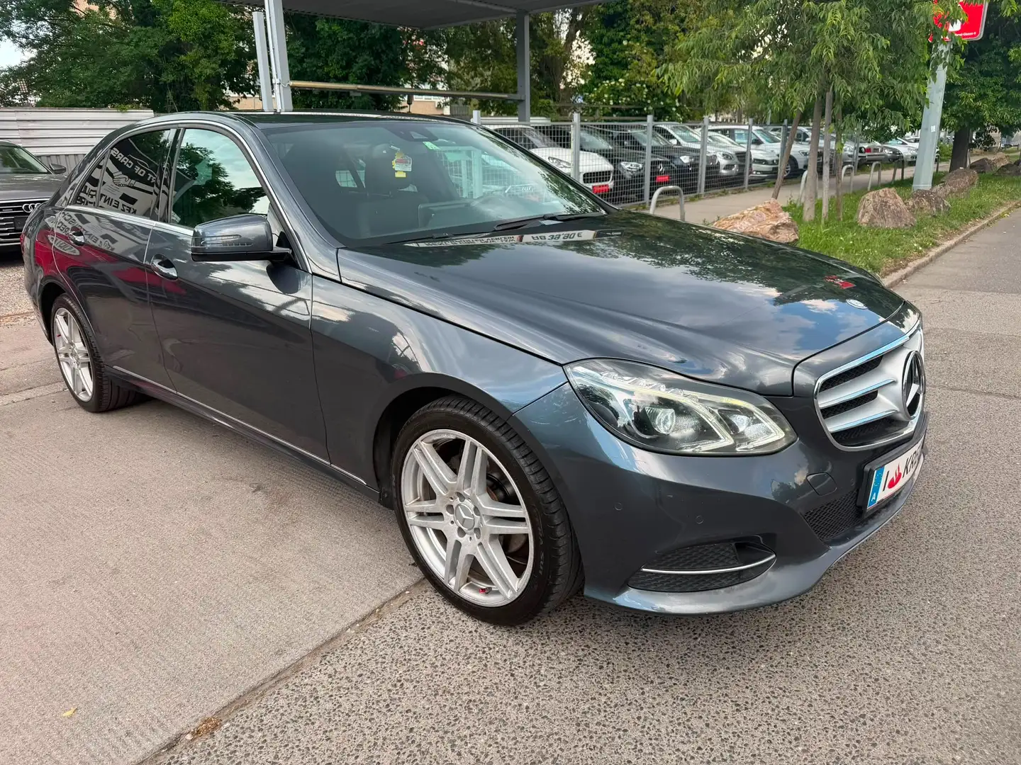 Mercedes-Benz E 220 E 220 BlueTEC Aut. Grau - 1