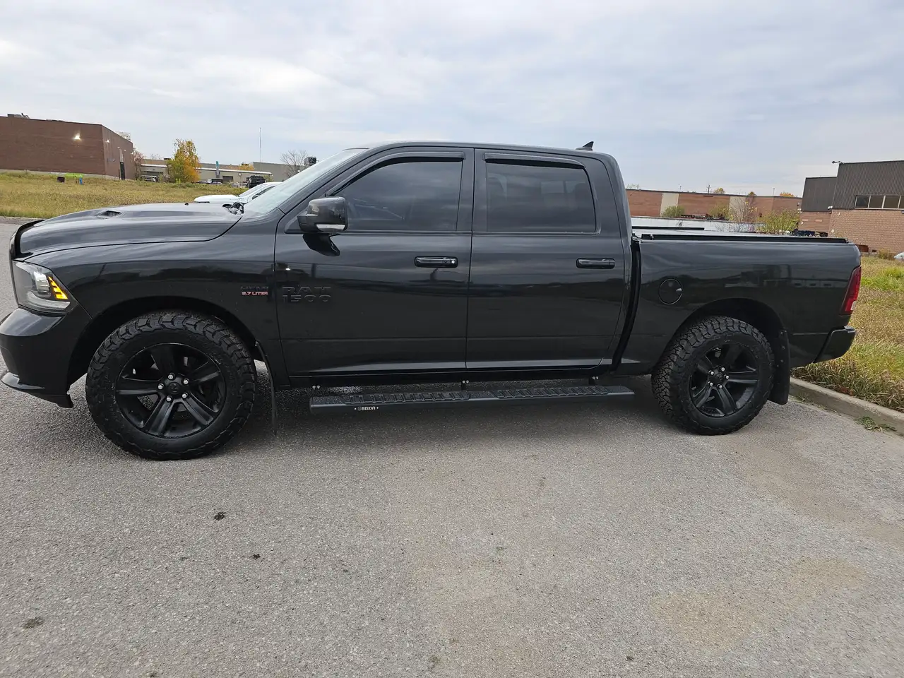 RAM 1500 снимка RAM 1500