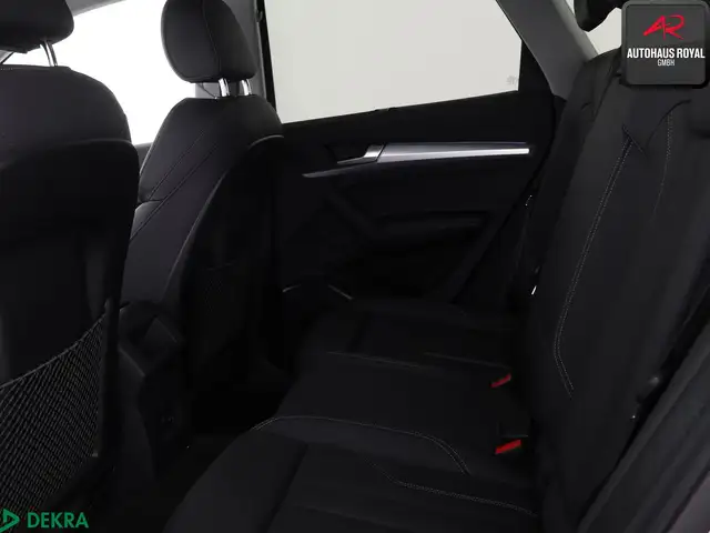 Audi Q5 view 12