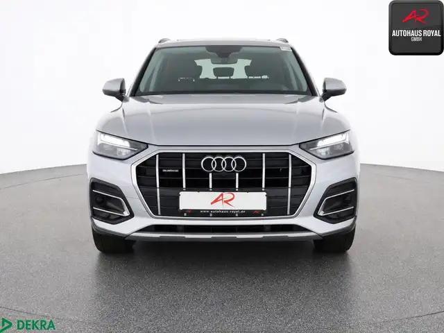 Audi Q5 view 8