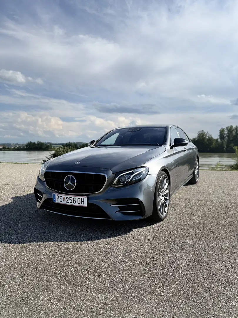 Mercedes-Benz E 43 AMG 4MATIC+ Aut. siva - 2