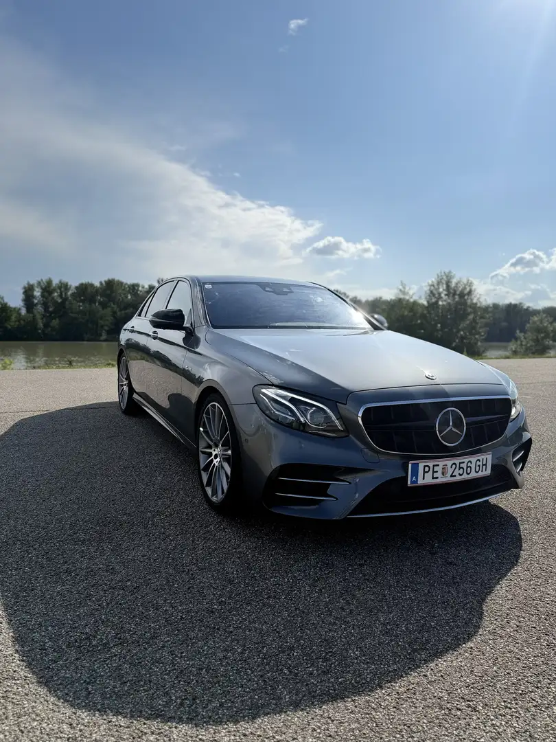 Mercedes-Benz E 43 AMG 4MATIC+ Aut. siva - 1