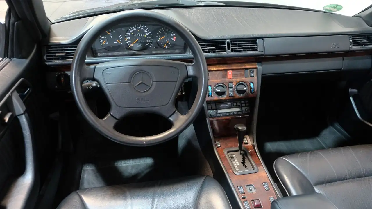 Mercedes-Benz E 320 im exzellenten Zustand!, foto 6