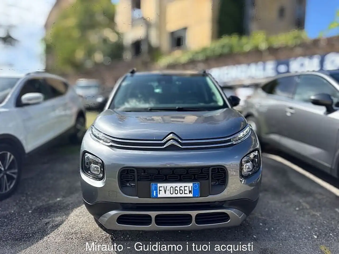 Citroen C3 Aircross 1ª s. C3 Aircross PureTech 110 S&S Shine Šedá - 2