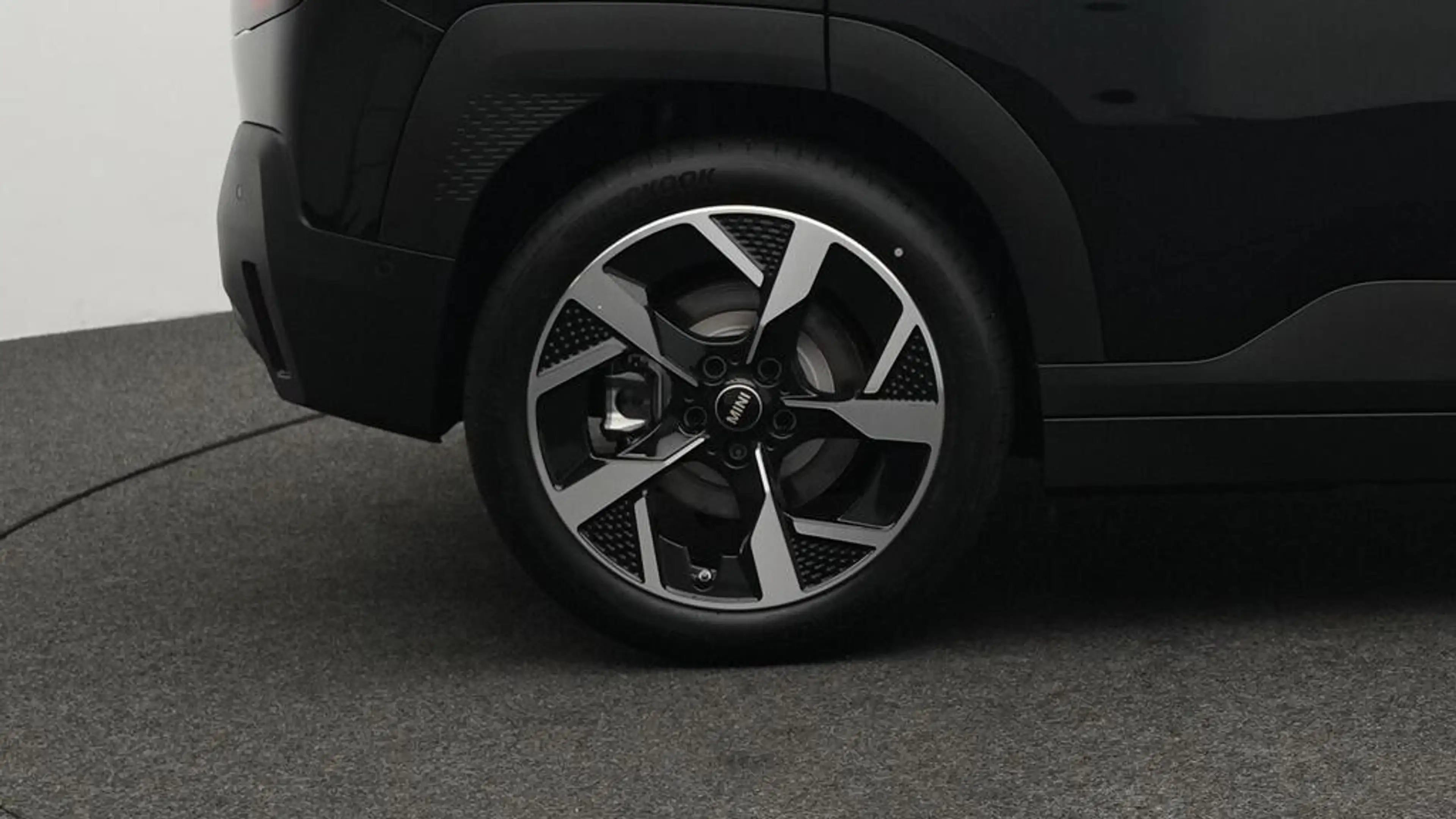MINI Aceman Classic Trim — photo 12