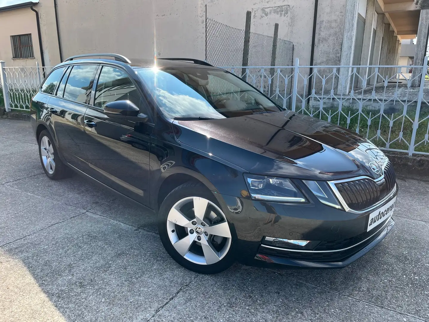 Skoda Octavia S.W. 1.5 G-TEC DSG STYLE - KM 70.800 - Nero - 2