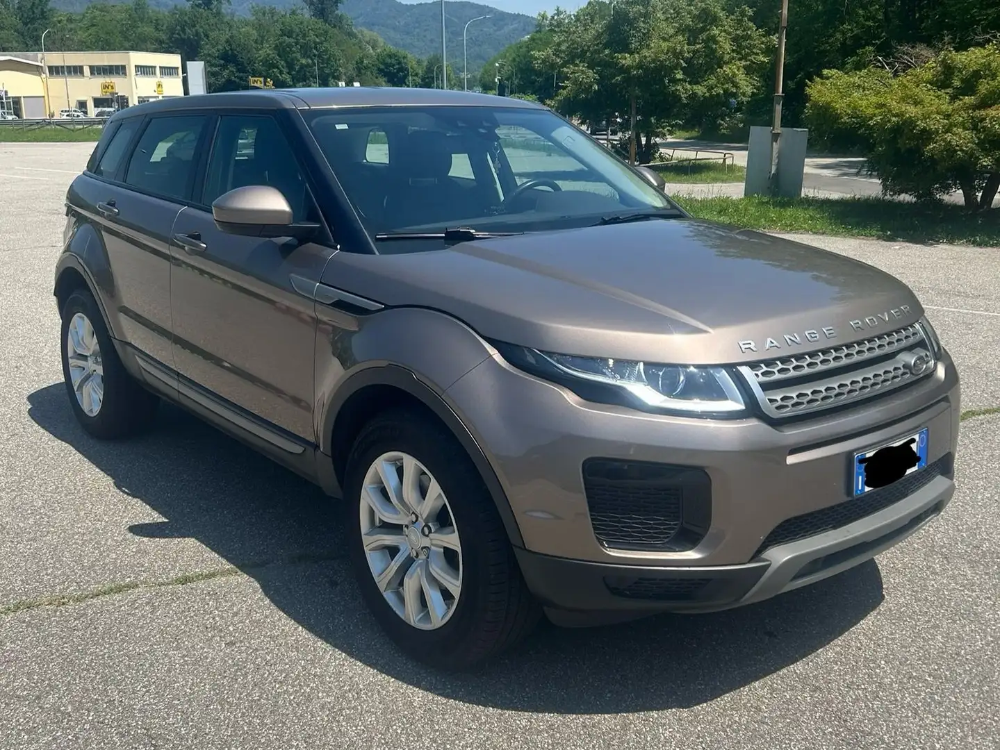 Land Rover Range Rover Evoque Range Rover Evoque 5p 2.0  180cv 4x4 Бежевый  - 2
