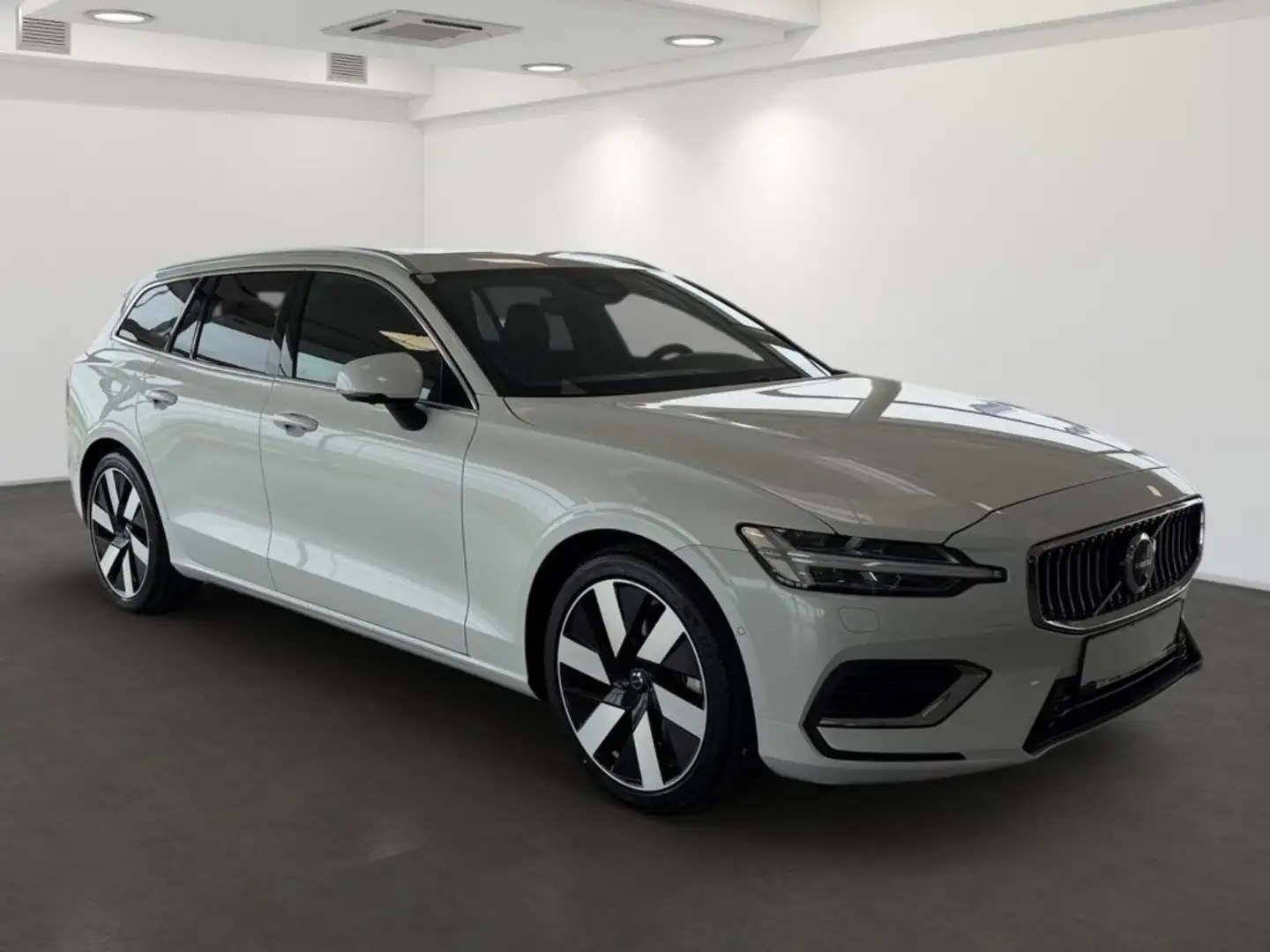 Volvo V60 T8 AWD PHEV Plus Bright Aut. Weiß - 2