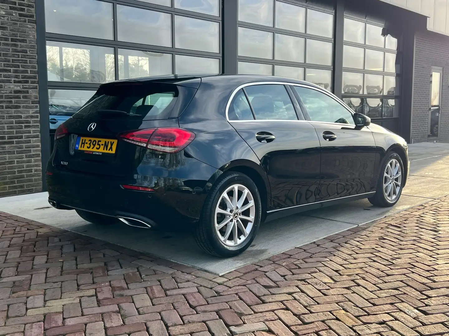 Mercedes-Benz A 180 Business Solution AMG | Navi | 1/2 Leer | Clima | Schwarz - 2