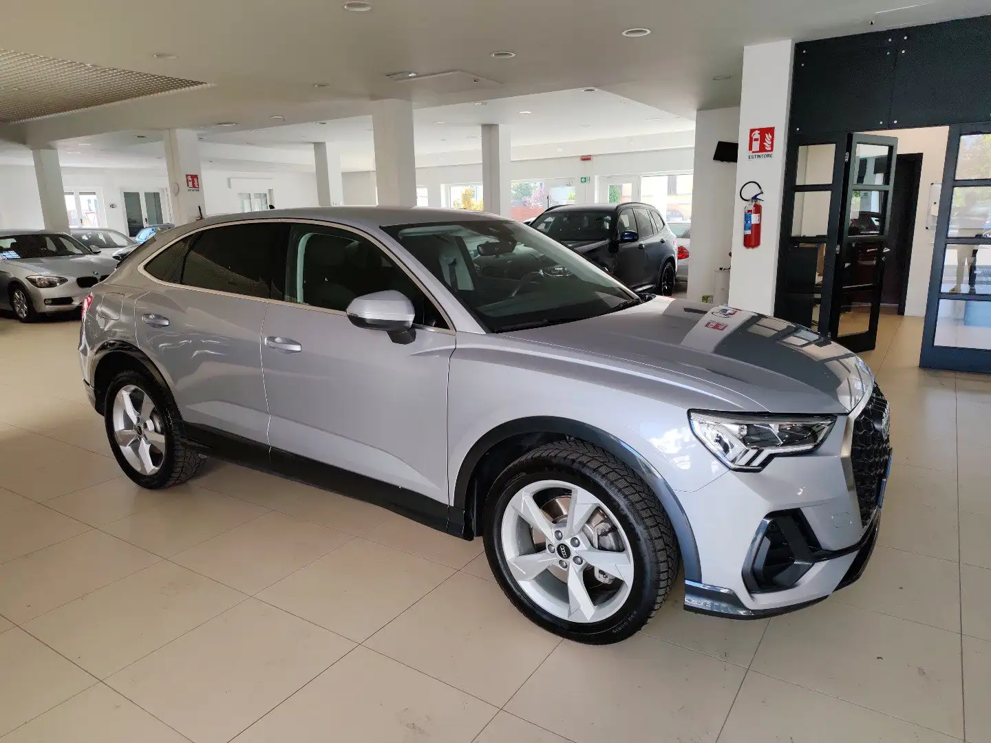 Audi Q3 45TFSIe S tronic 245cv Plug-In Sportback Virtual Grigio - 2