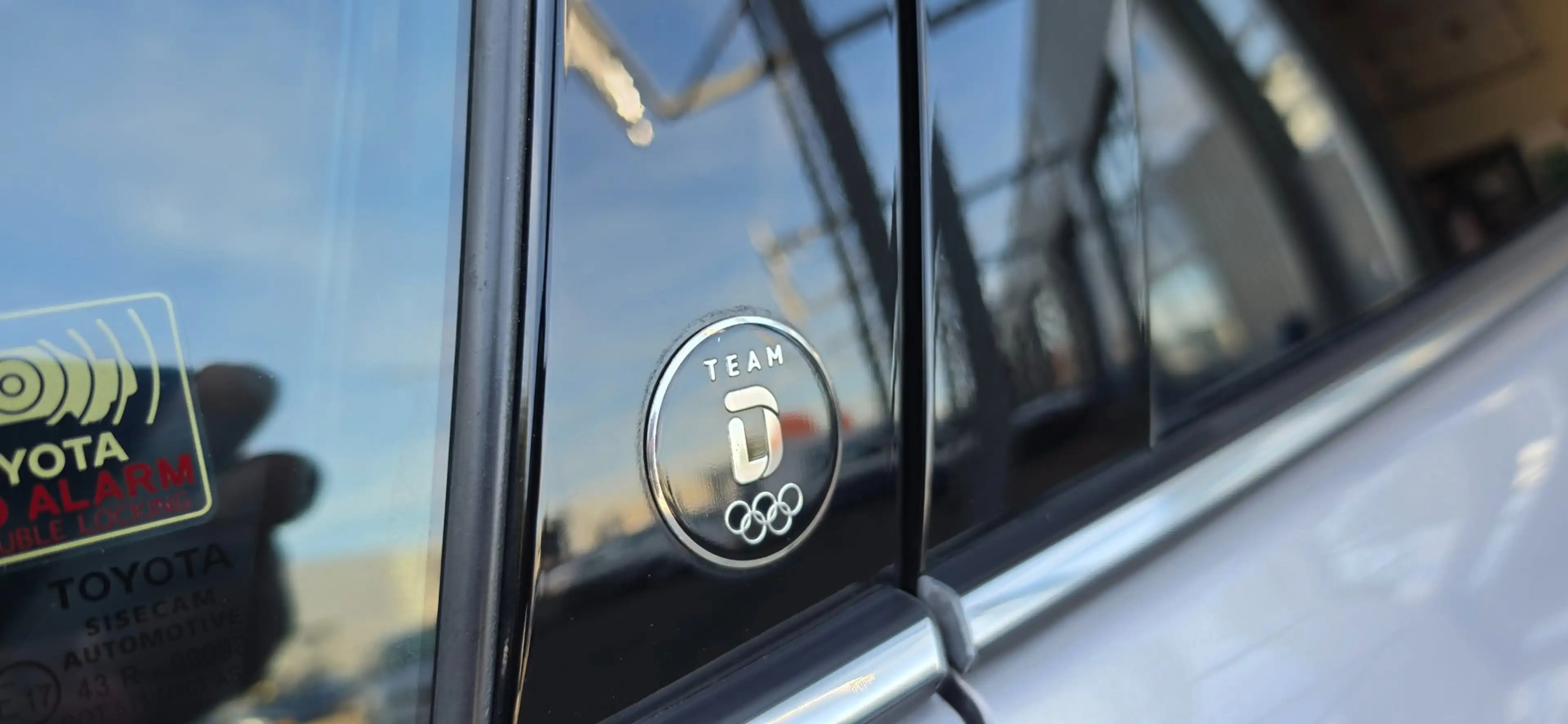 Toyota C-HR 2.0 Hybrid 152PK Navi Cruise Camera Leder Zeer moo — photo 26