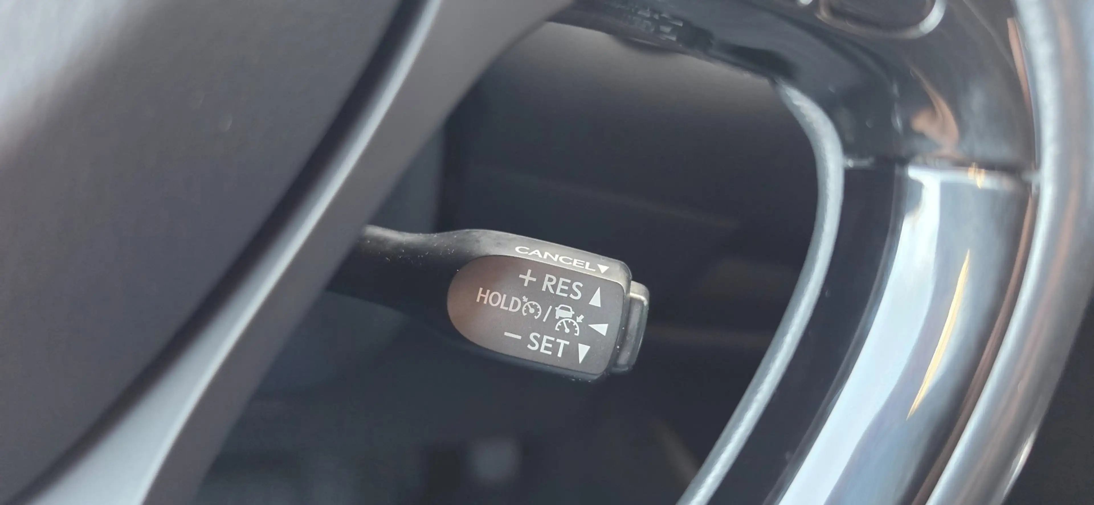 Toyota C-HR 2.0 Hybrid 152PK Navi Cruise Camera Leder Zeer moo — photo 16