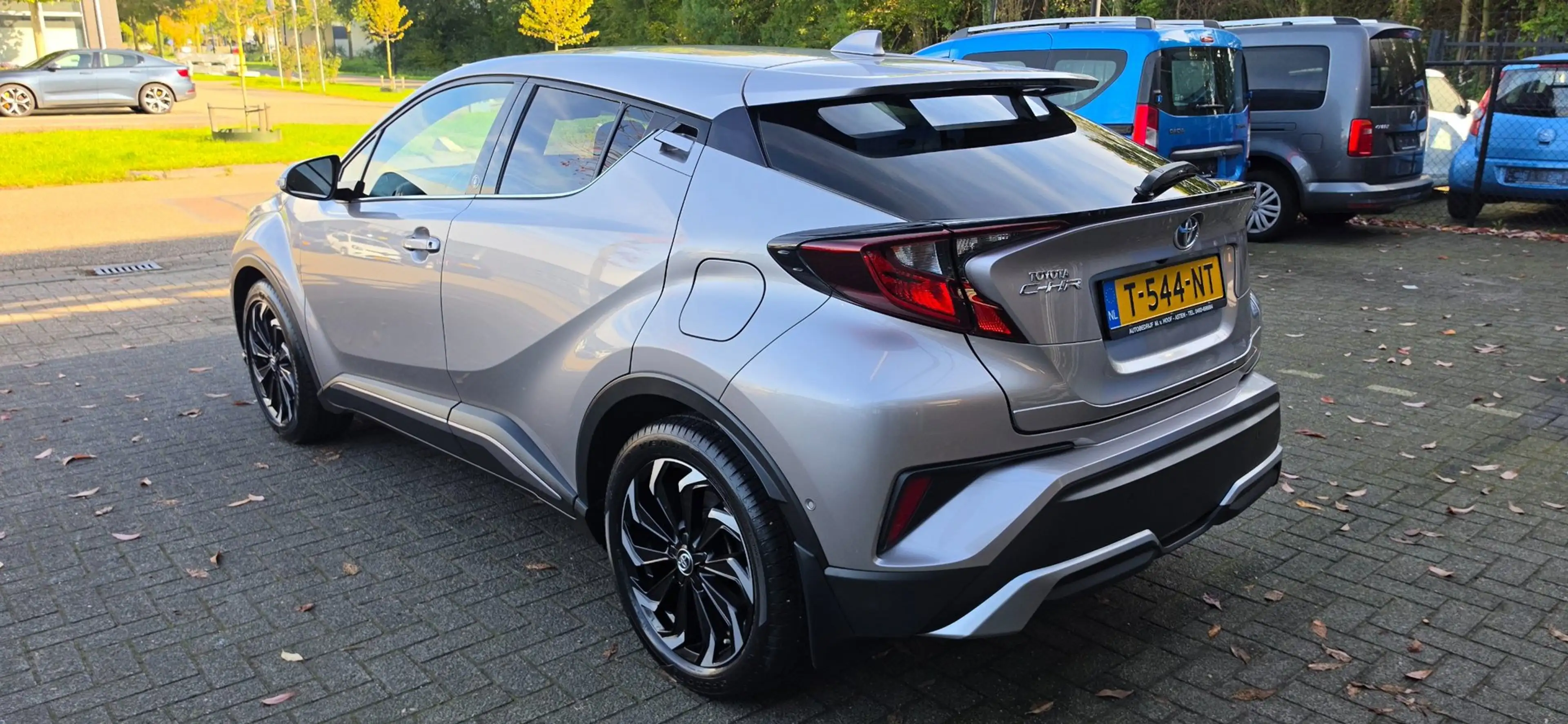 Toyota C-HR 2.0 Hybrid 152PK Navi Cruise Camera Leder Zeer moo — photo 5