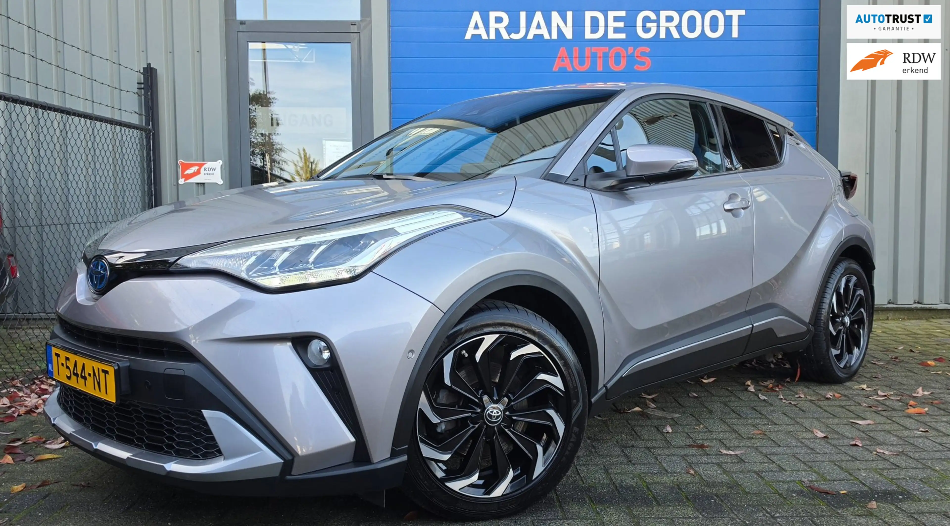 Toyota C-HR 2.0 Hybrid 152PK Navi Cruise Camera Leder Zeer moo