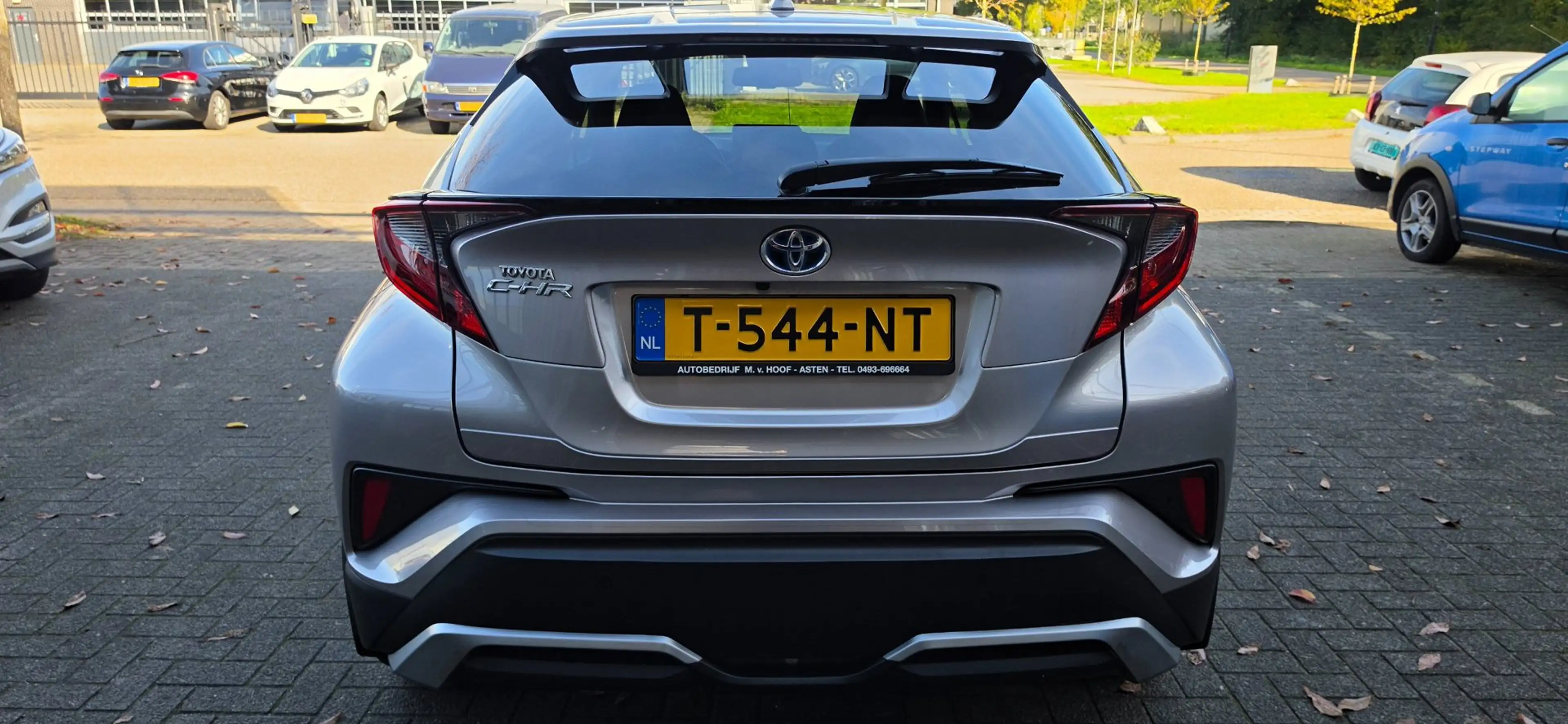 Toyota C-HR 2.0 Hybrid 152PK Navi Cruise Camera Leder Zeer moo — photo 6
