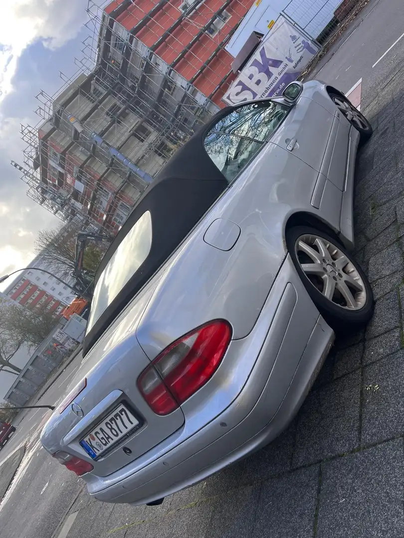 Mercedes-Benz 208 Daimlerchrysler offen, Baujahr 2001 Plateado - 2