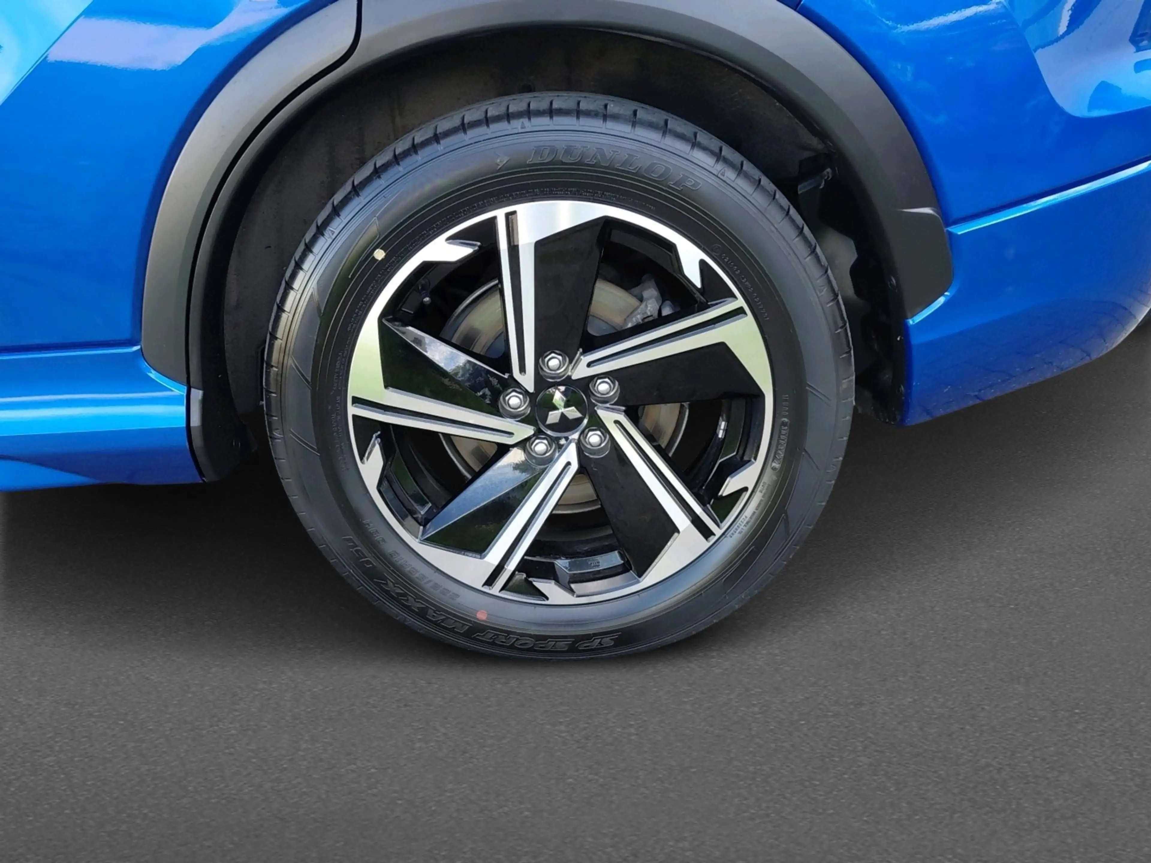 Mitsubishi Eclipse Cross 2.4 PHEV Instyle — photo 11