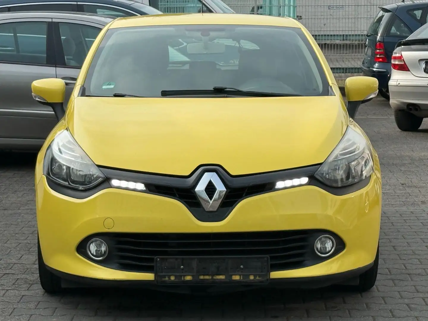 Renault Clio IV 1.2 Expression Gelb - 2