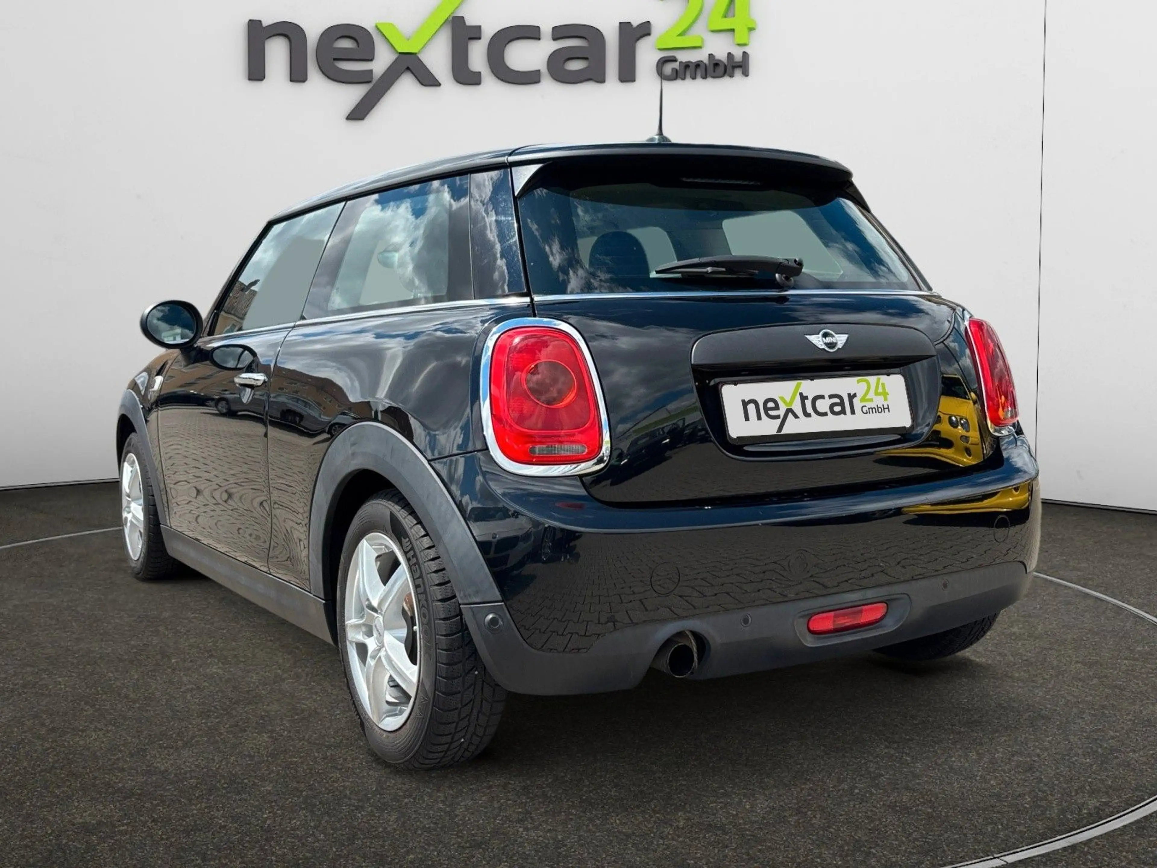 MINI One MINI ONE — photo 3
