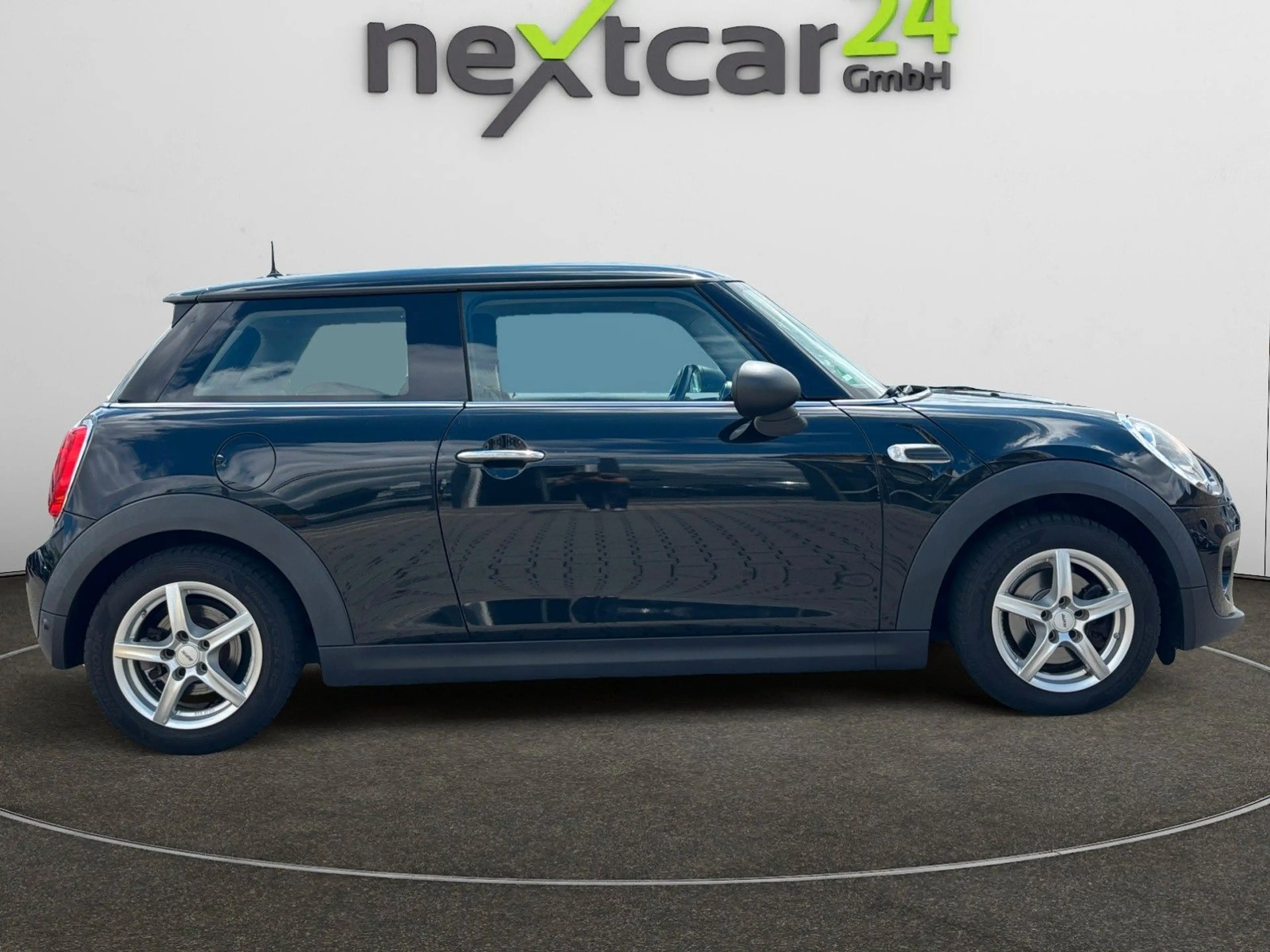 MINI One MINI ONE — photo 6