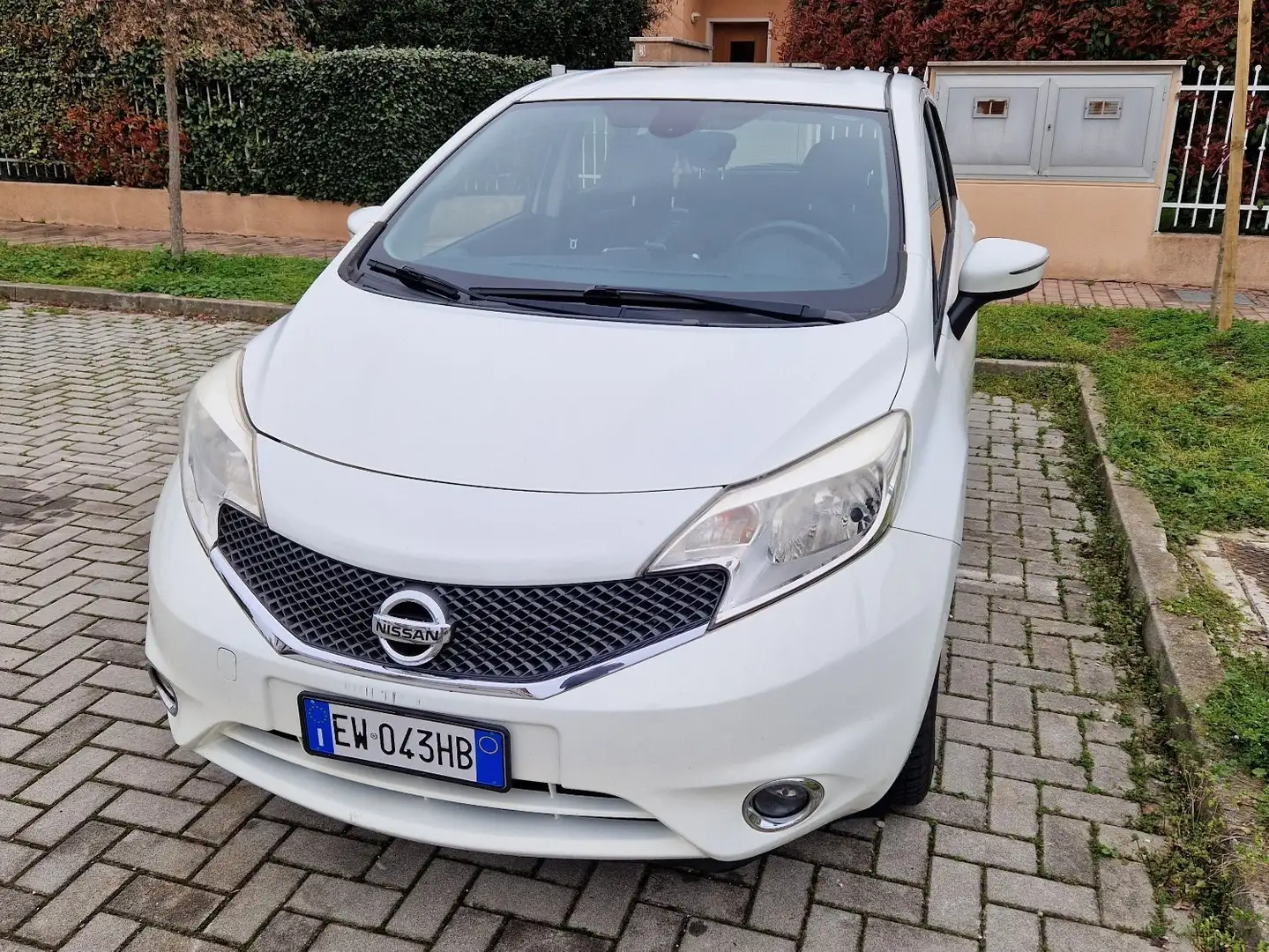 Nissan Note 1.2 Visia Gpl 76cv Білий - 1