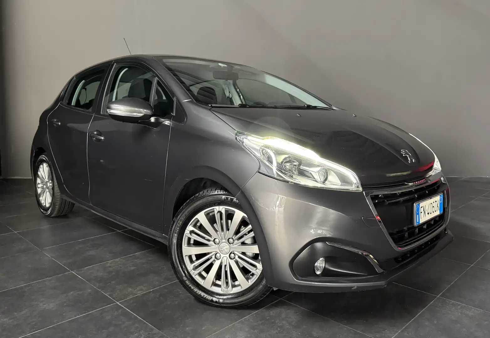 Peugeot 208 5p 1.6 bluehdi Allure 75cv ( Euro 6) - 1