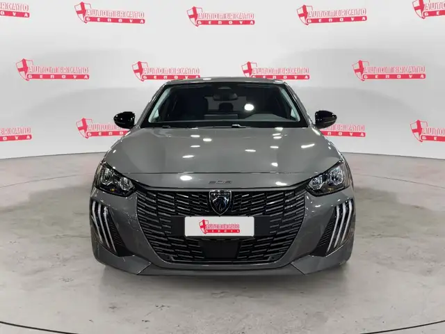 Peugeot 208 view 6