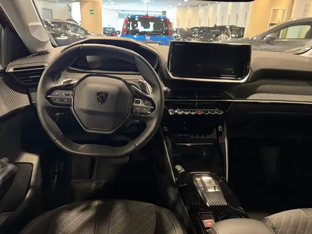 Peugeot 208 view 13