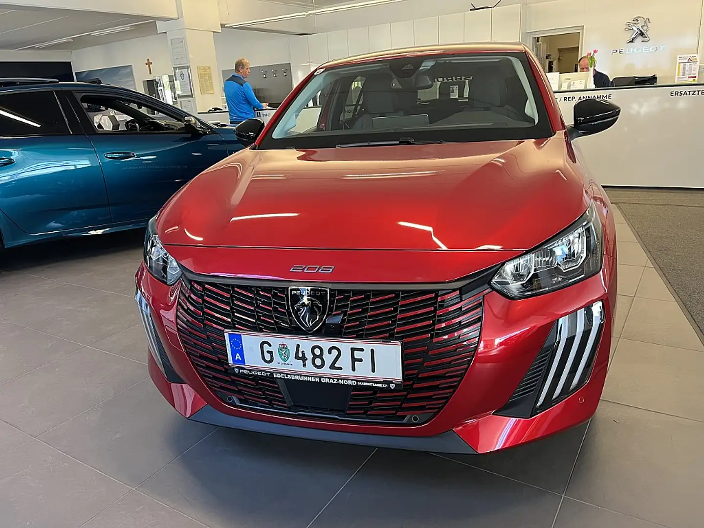 Peugeot 208 PureTech 100 S&S Allure Rouge - 2