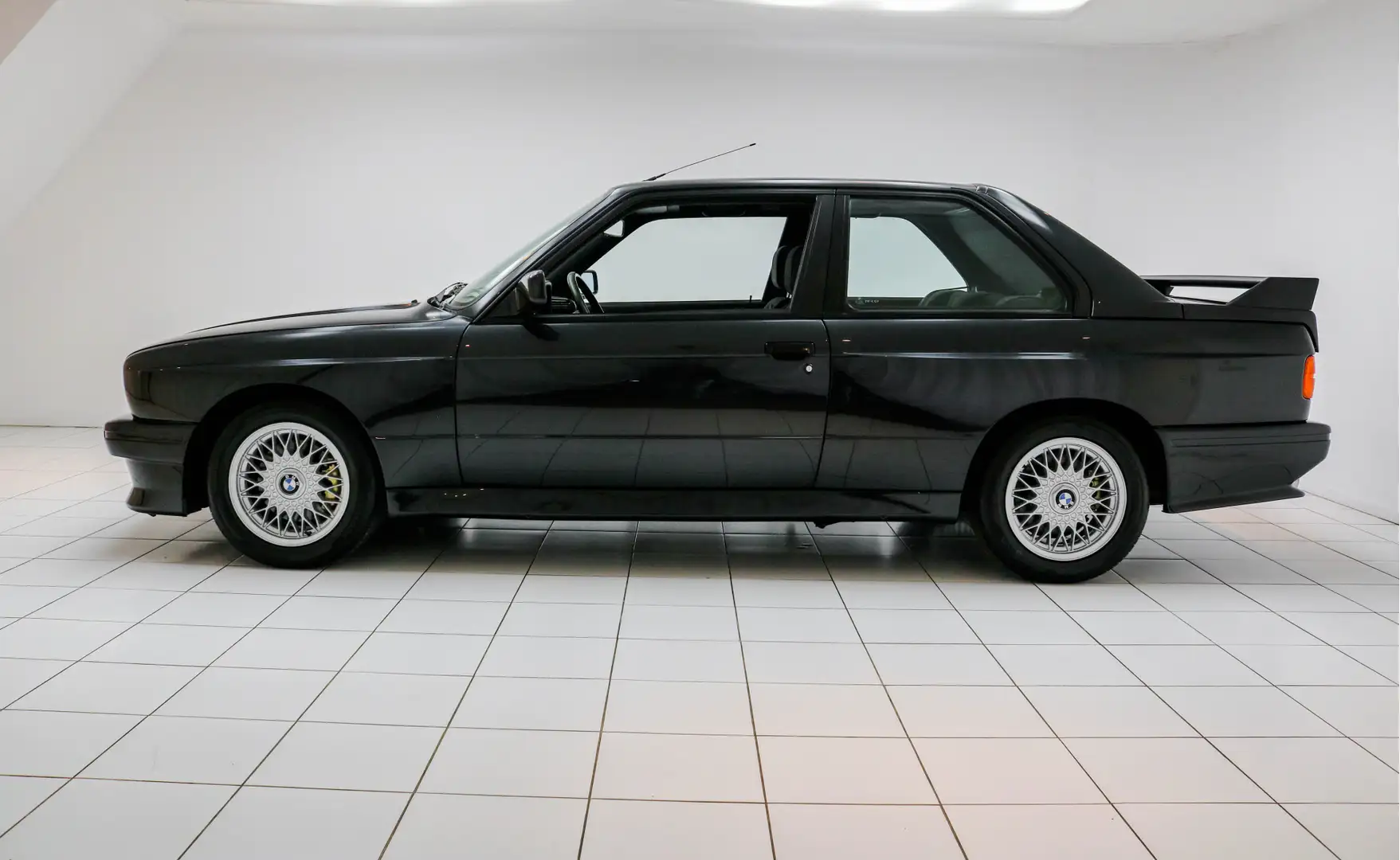 BMW M3 E30 * 1 owner * Perfect condition * Negro - 2