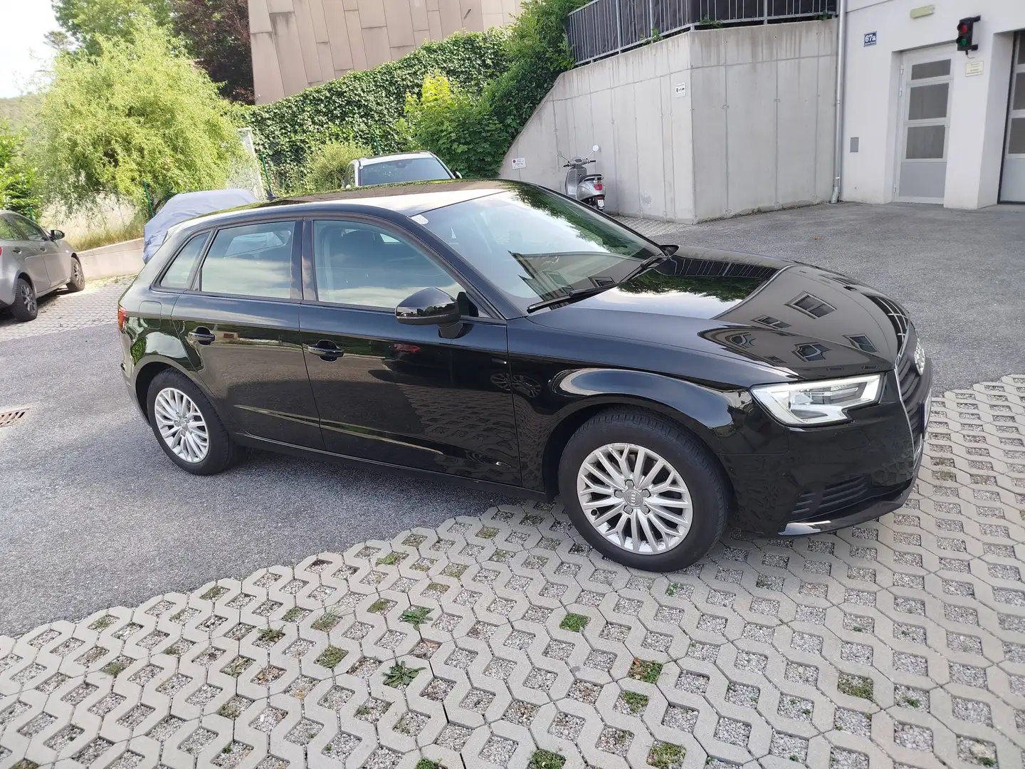 Audi A3 Sportback | 1,6 TDI | 8V-Facelift Schwarz - 1