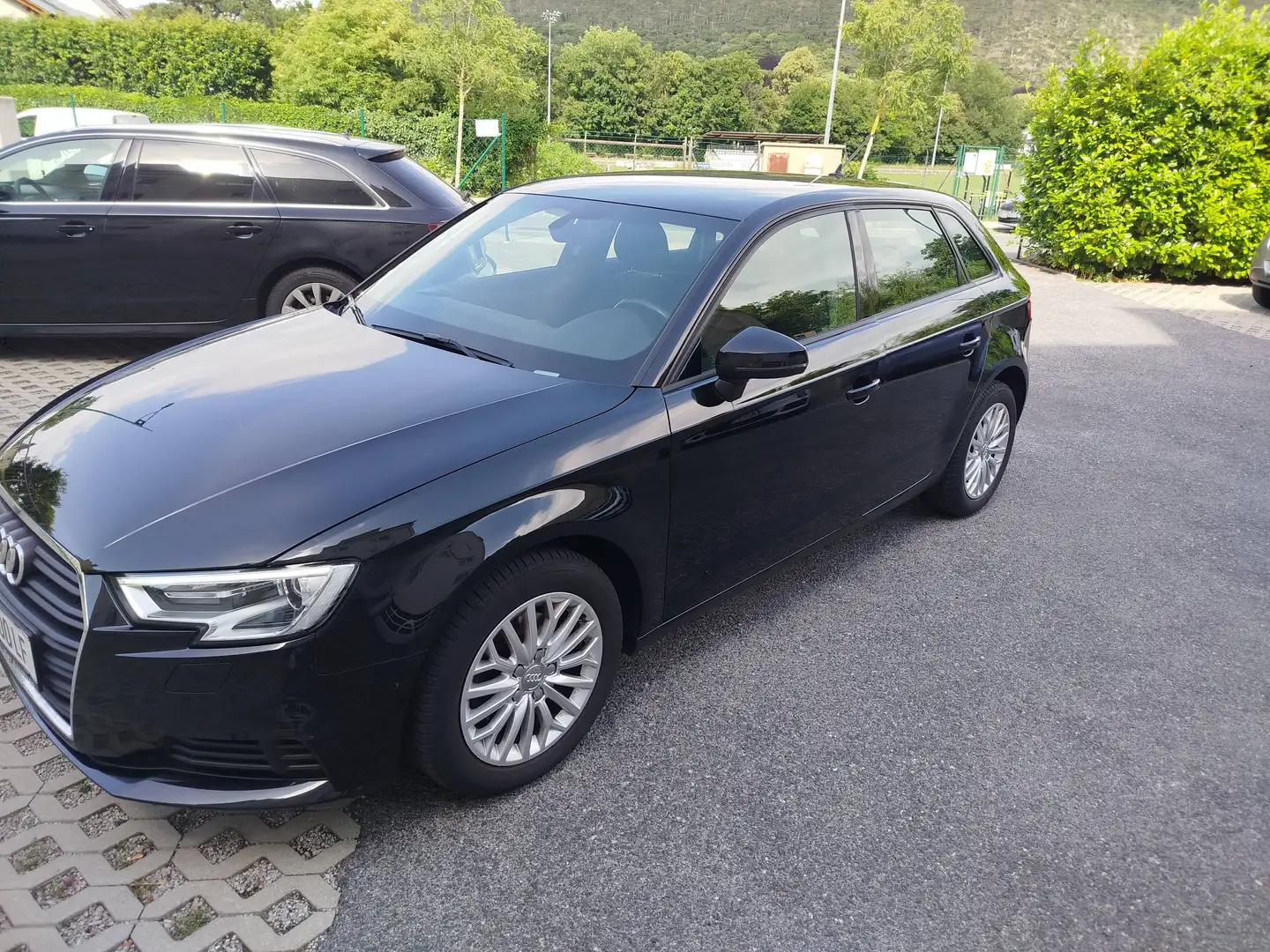 Audi A3 Sportback | 1,6 TDI | 8V-Facelift Schwarz - 2