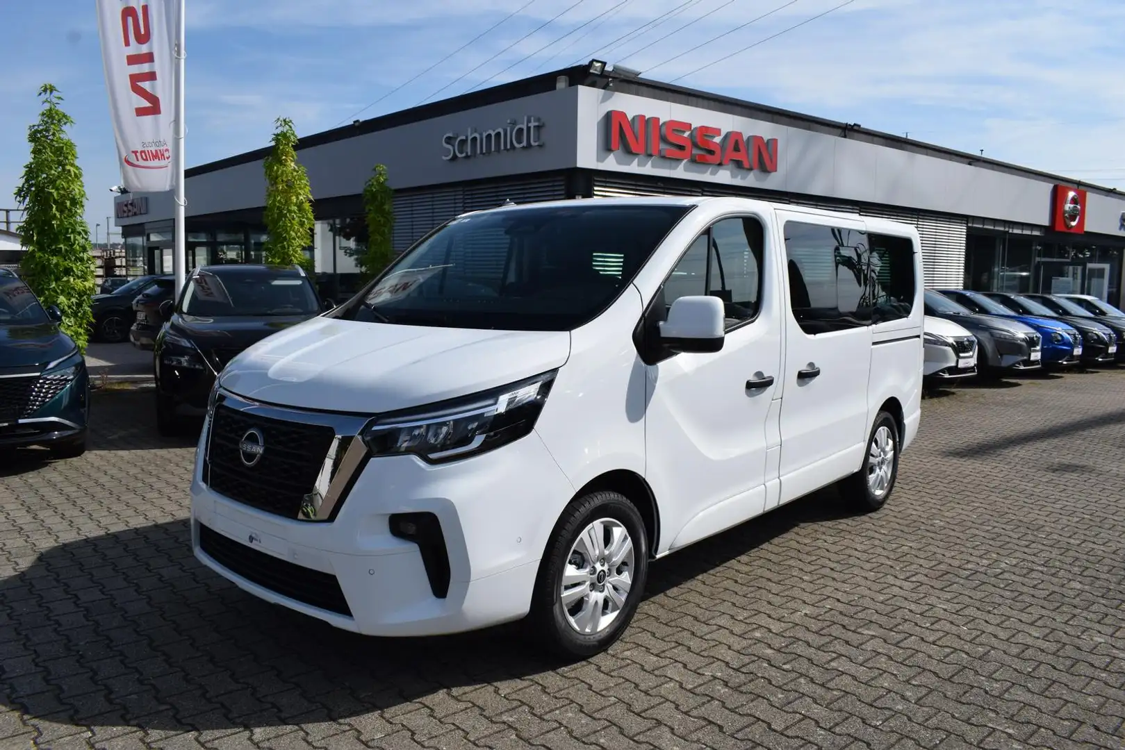 Nissan Primastar Kombi L1H1 dCi150 Tekna Design Bílá - 2